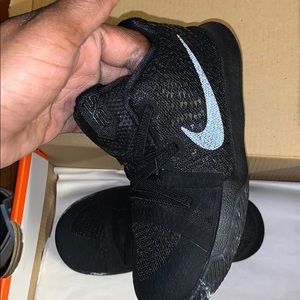 Kyries black & white paint splattered toddler shoe